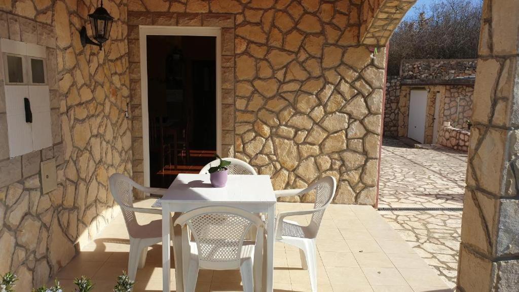 Dobrinj Apartments Roses מראה חיצוני תמונה