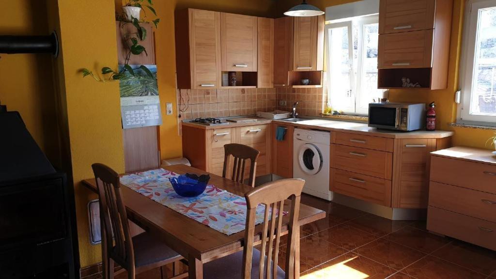 Dobrinj Apartments Roses מראה חיצוני תמונה