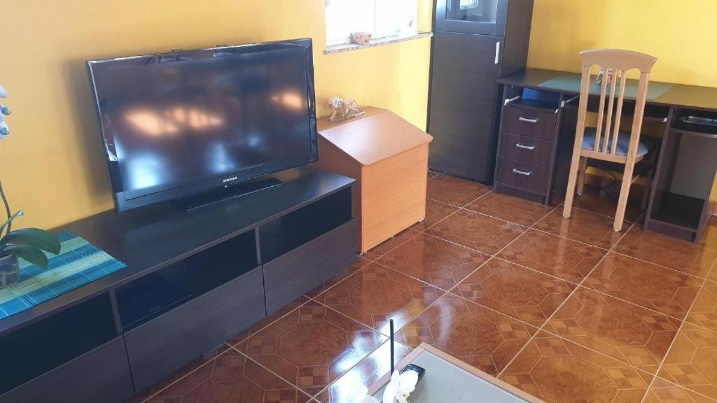 Dobrinj Apartments Roses מראה חיצוני תמונה
