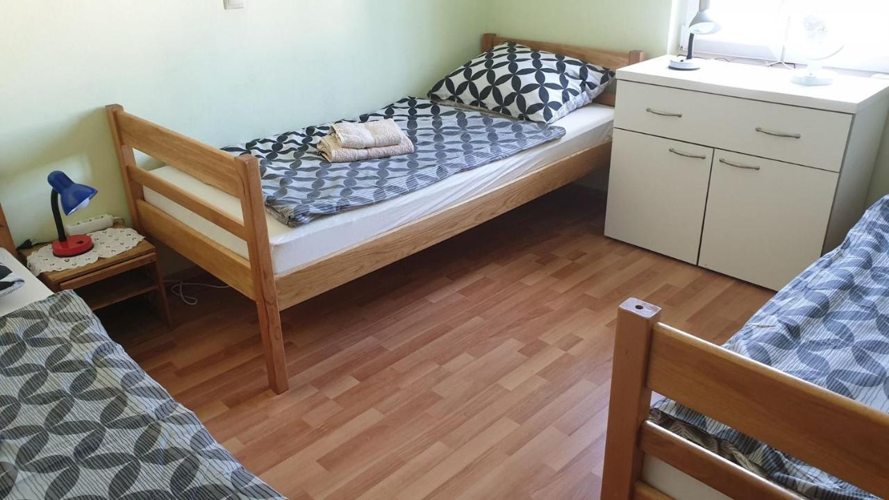 Dobrinj Apartments Roses מראה חיצוני תמונה