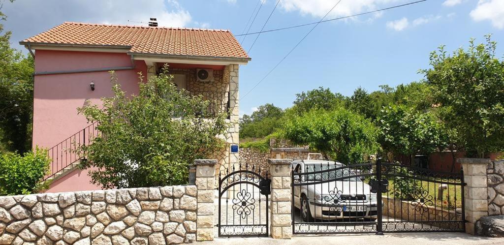 Dobrinj Apartments Roses מראה חיצוני תמונה
