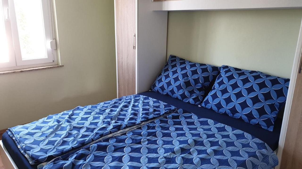 Dobrinj Apartments Roses מראה חיצוני תמונה