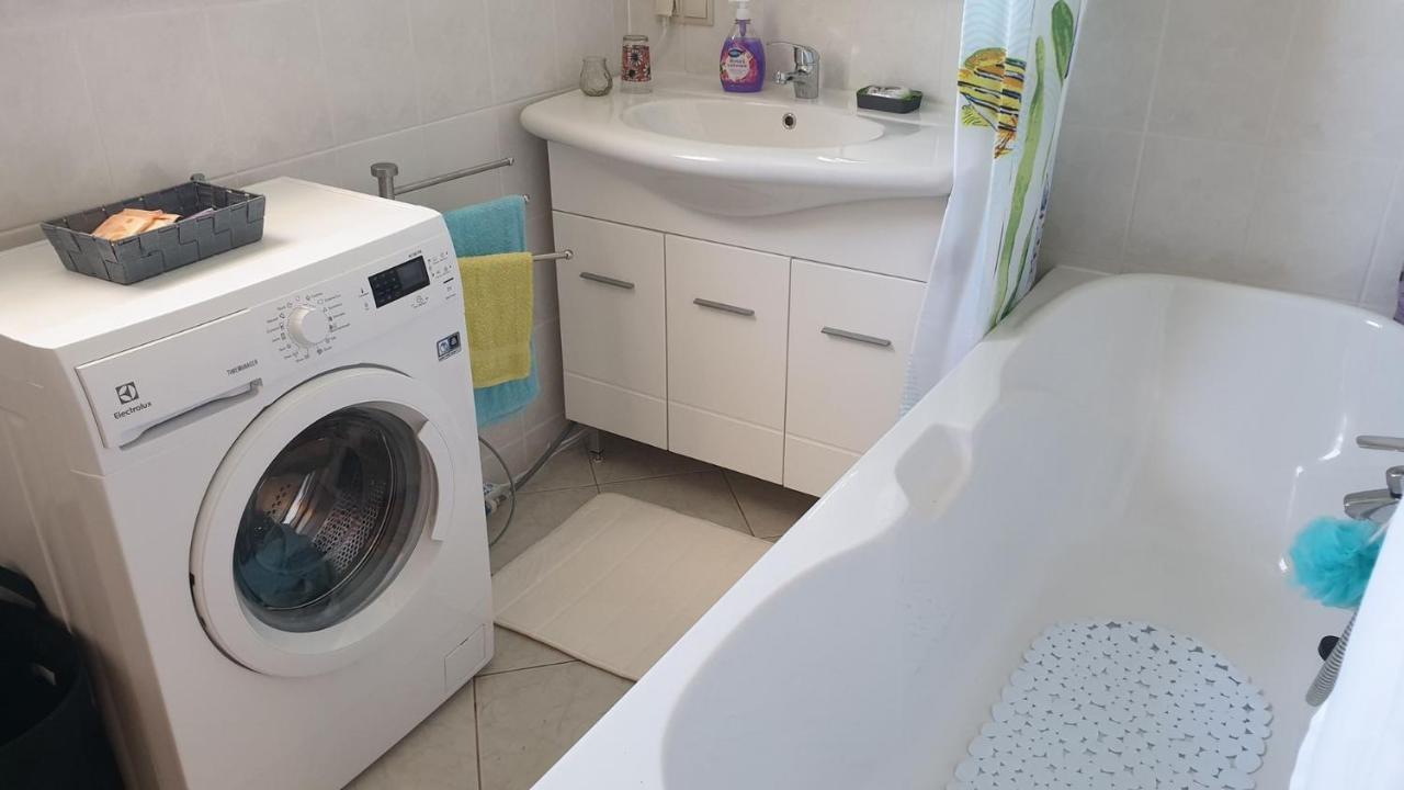 Dobrinj Apartments Roses מראה חיצוני תמונה