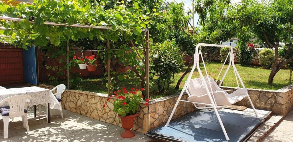 Dobrinj Apartments Roses מראה חיצוני תמונה
