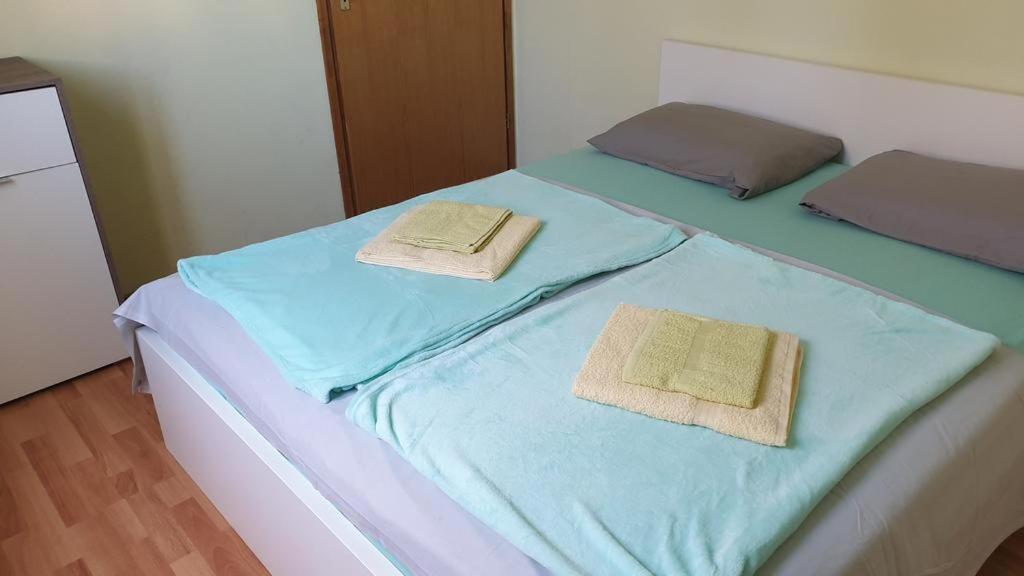 Dobrinj Apartments Roses מראה חיצוני תמונה