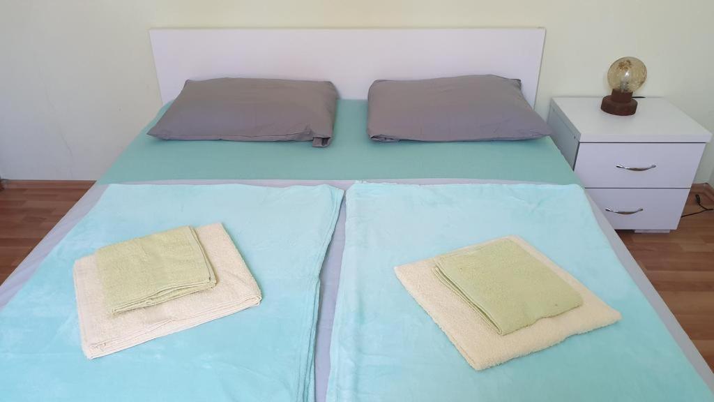 Dobrinj Apartments Roses מראה חיצוני תמונה