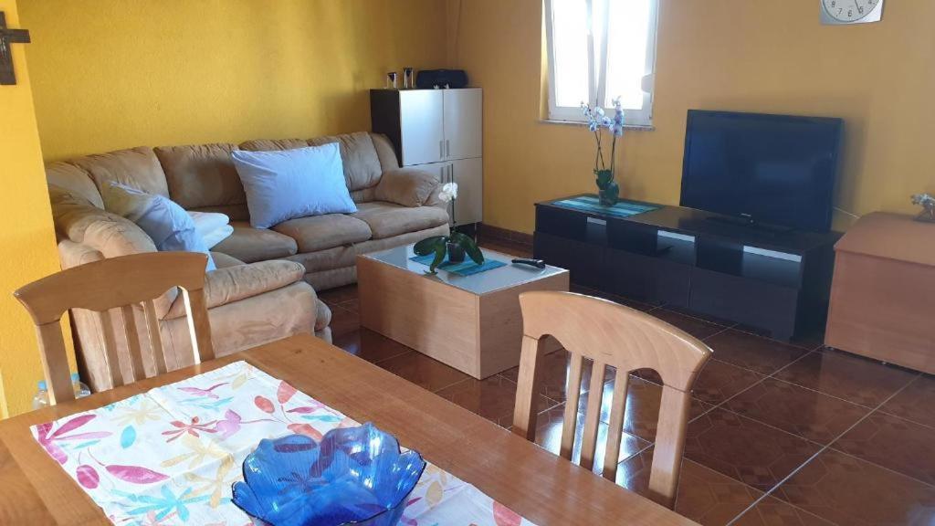 Dobrinj Apartments Roses מראה חיצוני תמונה
