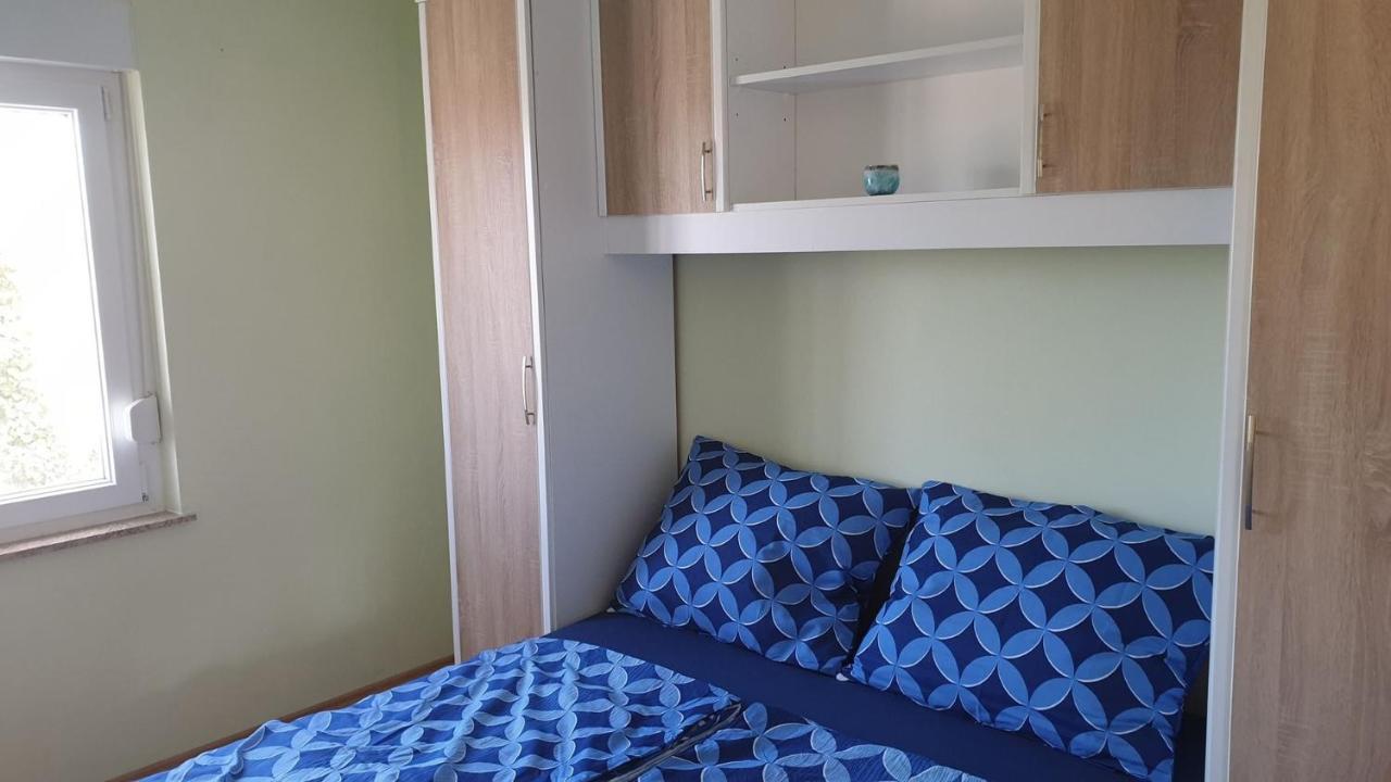 Dobrinj Apartments Roses מראה חיצוני תמונה